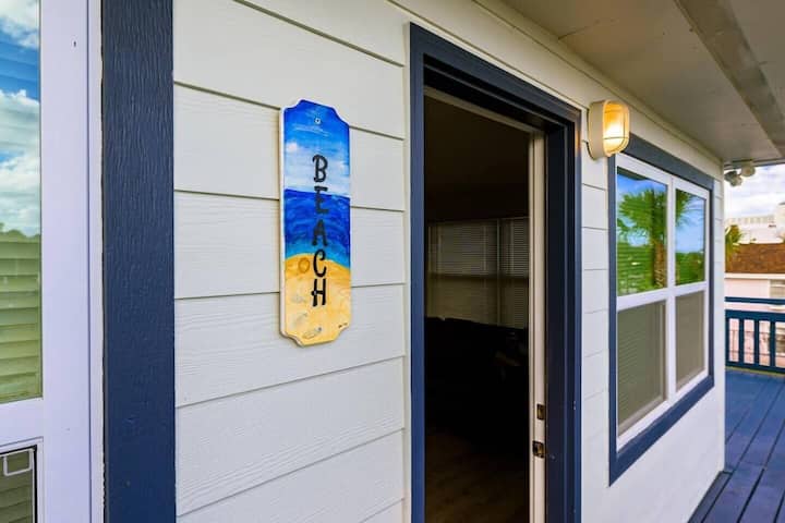 Newly Updated Walk To Beach & Ocean Center - Daytona Beach, FL