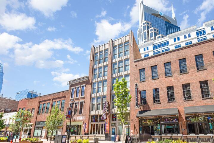 The Saddlery-Southern Set-2 Units-Walk to Broadway gallery image 4