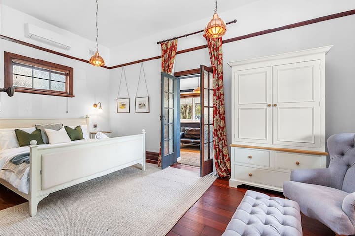 Heritage Hideaway in Nedlands gallery image 2