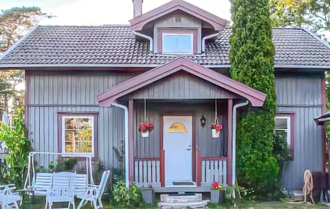 5 bedroom cozy home in Gotlands tofta