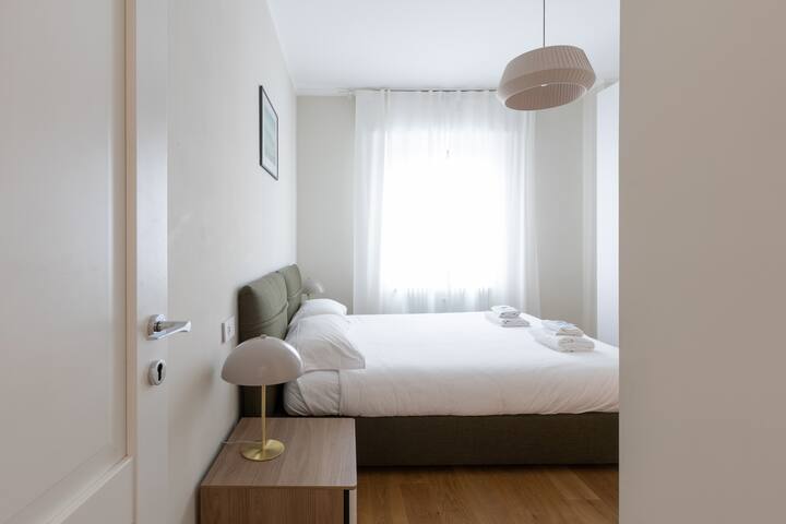 Bright two bedrooms Viale Certosa gallery image 4