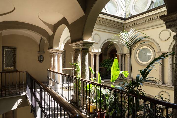 Youhosty – Montenapoleone Noble Flat