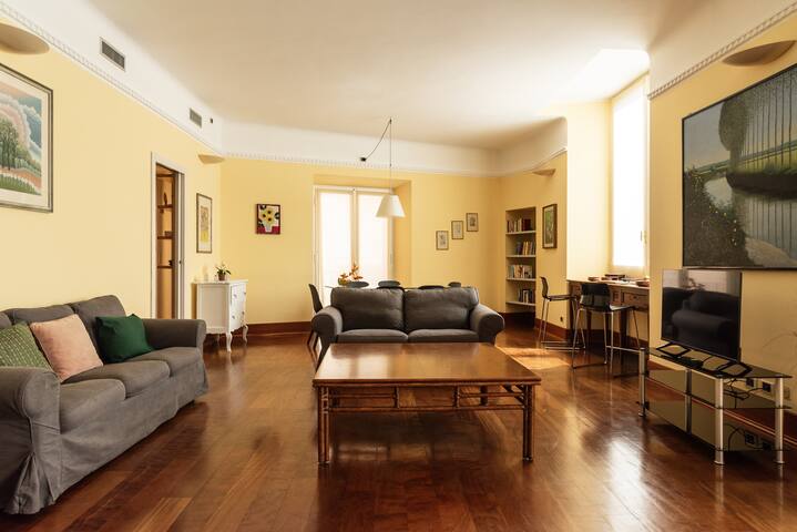 Youhosty – Montenapoleone Noble Flat gallery image 5