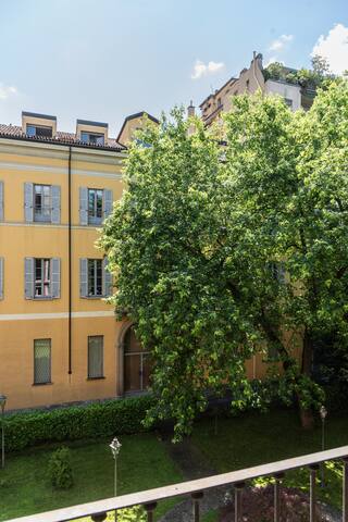 Youhosty – Montenapoleone Noble Flat gallery image 3