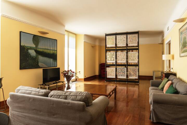 Youhosty – Montenapoleone Noble Flat gallery image 2