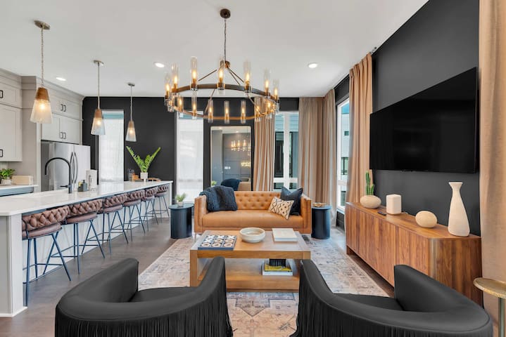 Winter Rates | Iconic Duo 15 Min to DT Sleeps 24