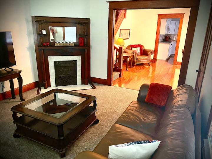 London Maisonette - Black Door - 런던