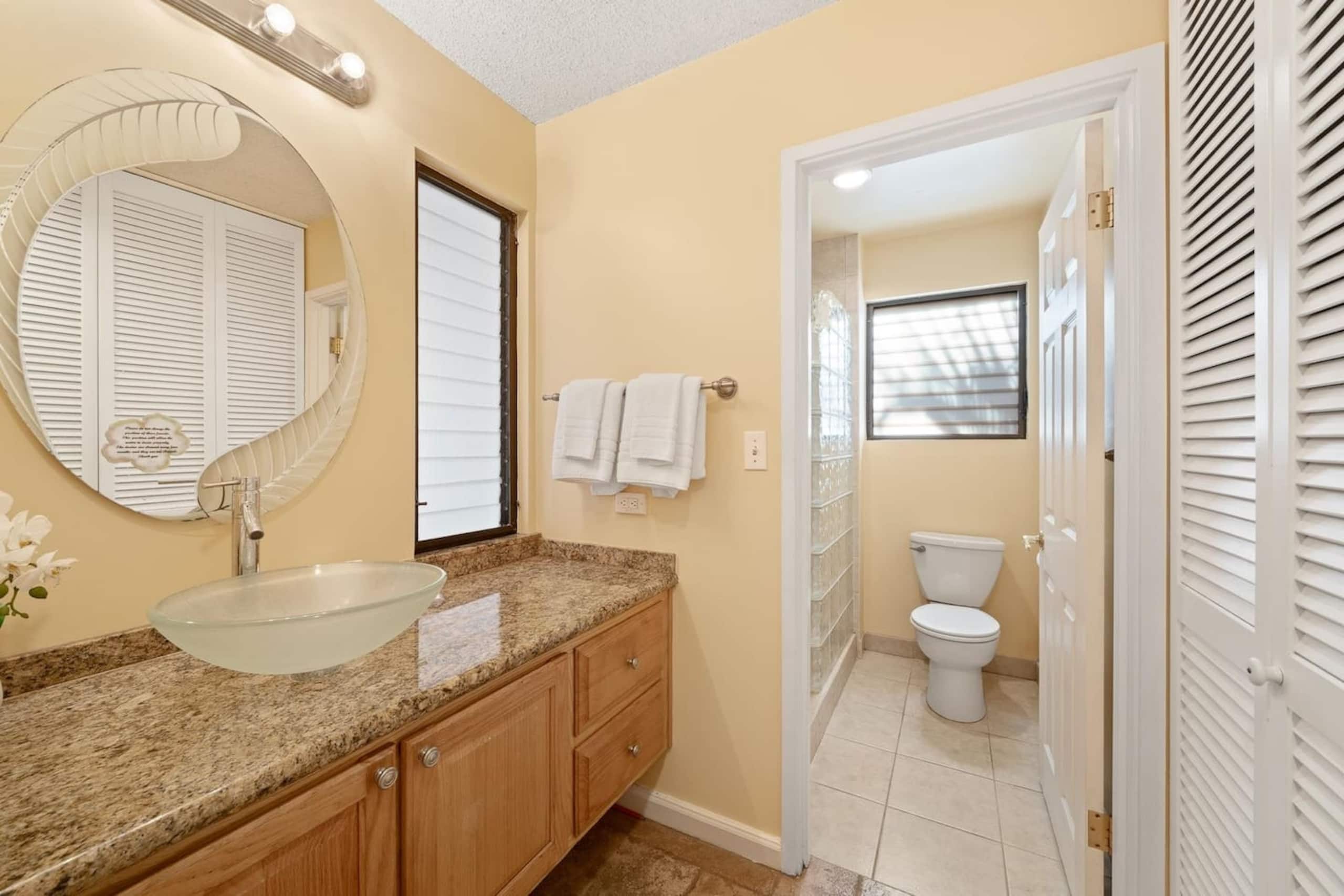 Condo in Kihei · ★4.9 · 1 bedroom · 2 beds · 2 baths - Image 16