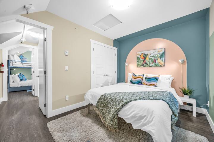 Zen Green Townhome Oasis | King Bed +Dbl Bunk Room gallery image 4