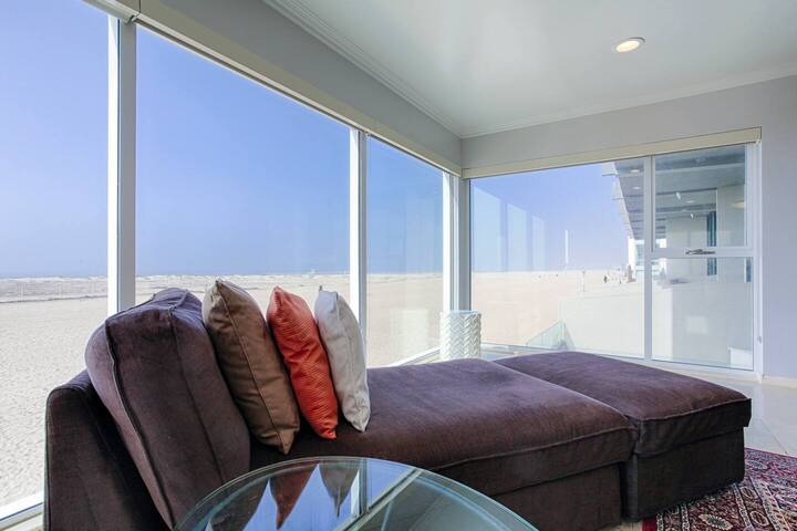 Oceanfront Oasis: 2-Story Dream Condo gallery image 5