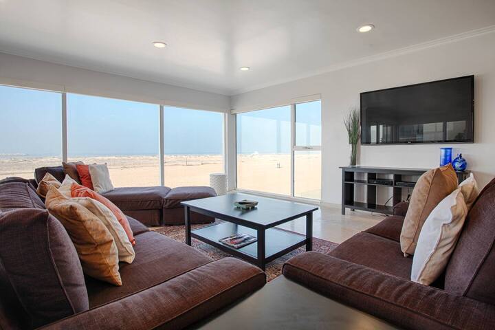 Oceanfront Oasis: 2-Story Dream Condo gallery image 2