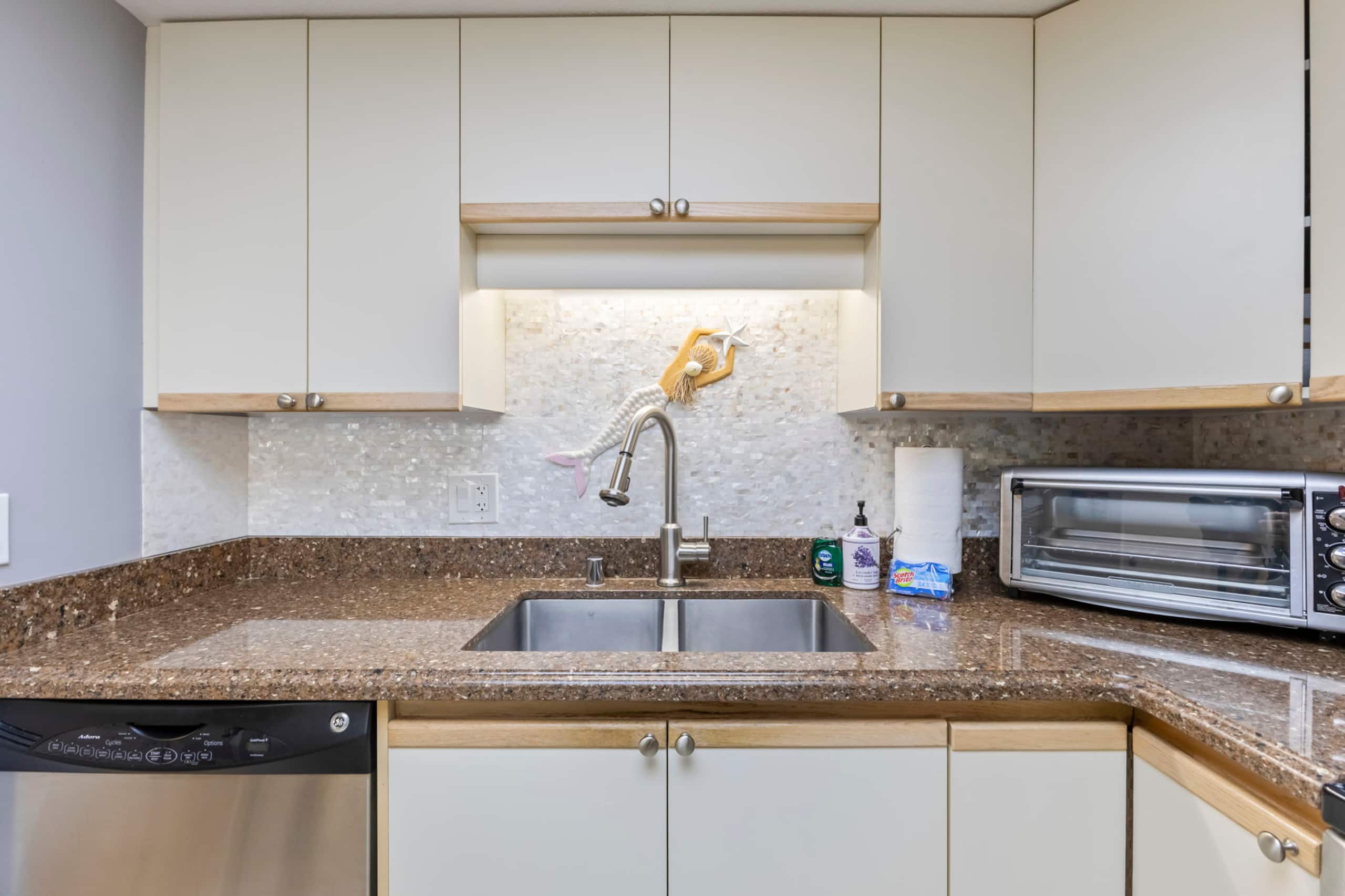 Condo in Kihei · ★4.83 · 1 bedroom · 2 beds · 2 shared baths - Image 8