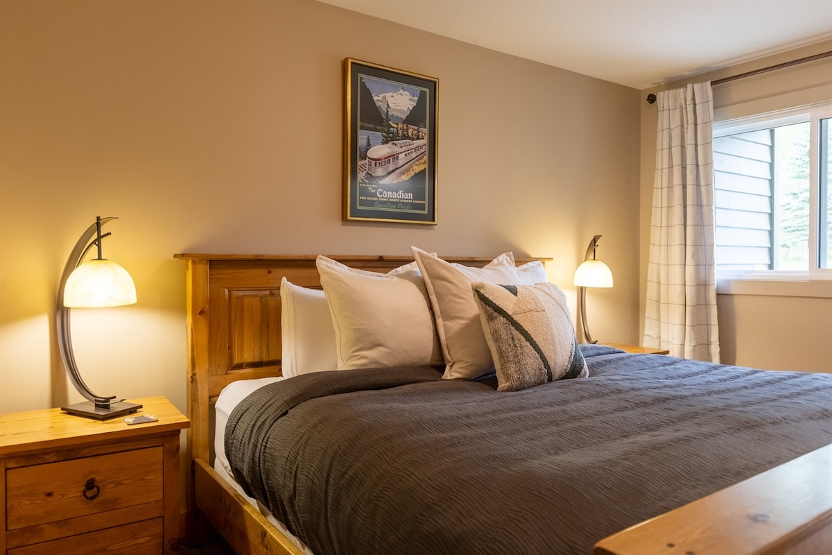 Manželská posteľ s vlastnou kúpeľňou