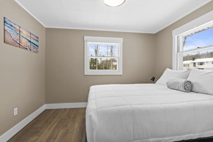 חדר שינה 1 עם מיטת קווין סייז