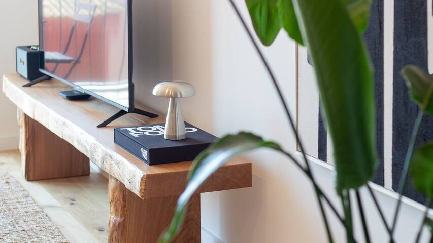 EDiTiON 309 – Beachfront Apartment by LovelyStay gallery image 4