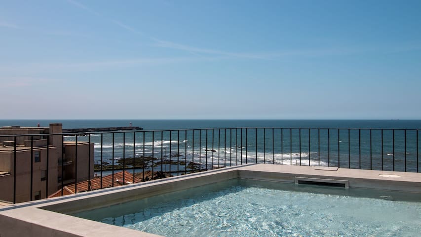 EDiTiON 309 Penthouse w/ Plunge Pool by LovelyStay