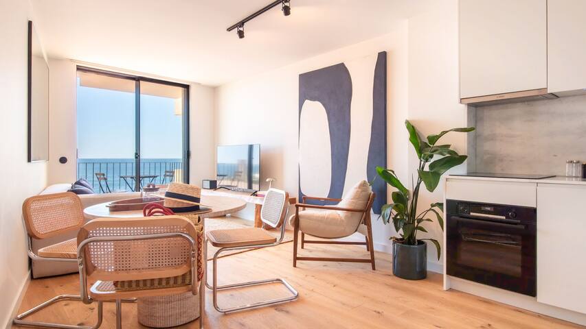 EDiTiON 309 Penthouse w/ Plunge Pool by LovelyStay gallery image 4