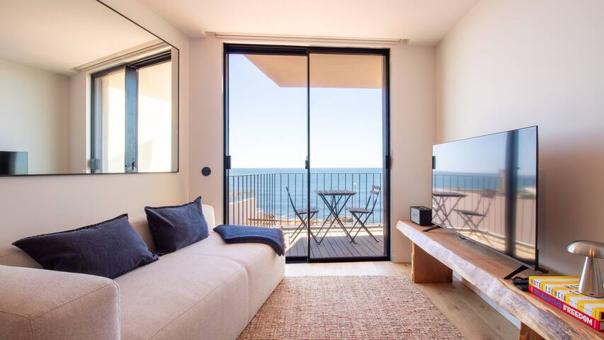 EDiTiON 309 Penthouse w/ Plunge Pool by LovelyStay gallery image 3