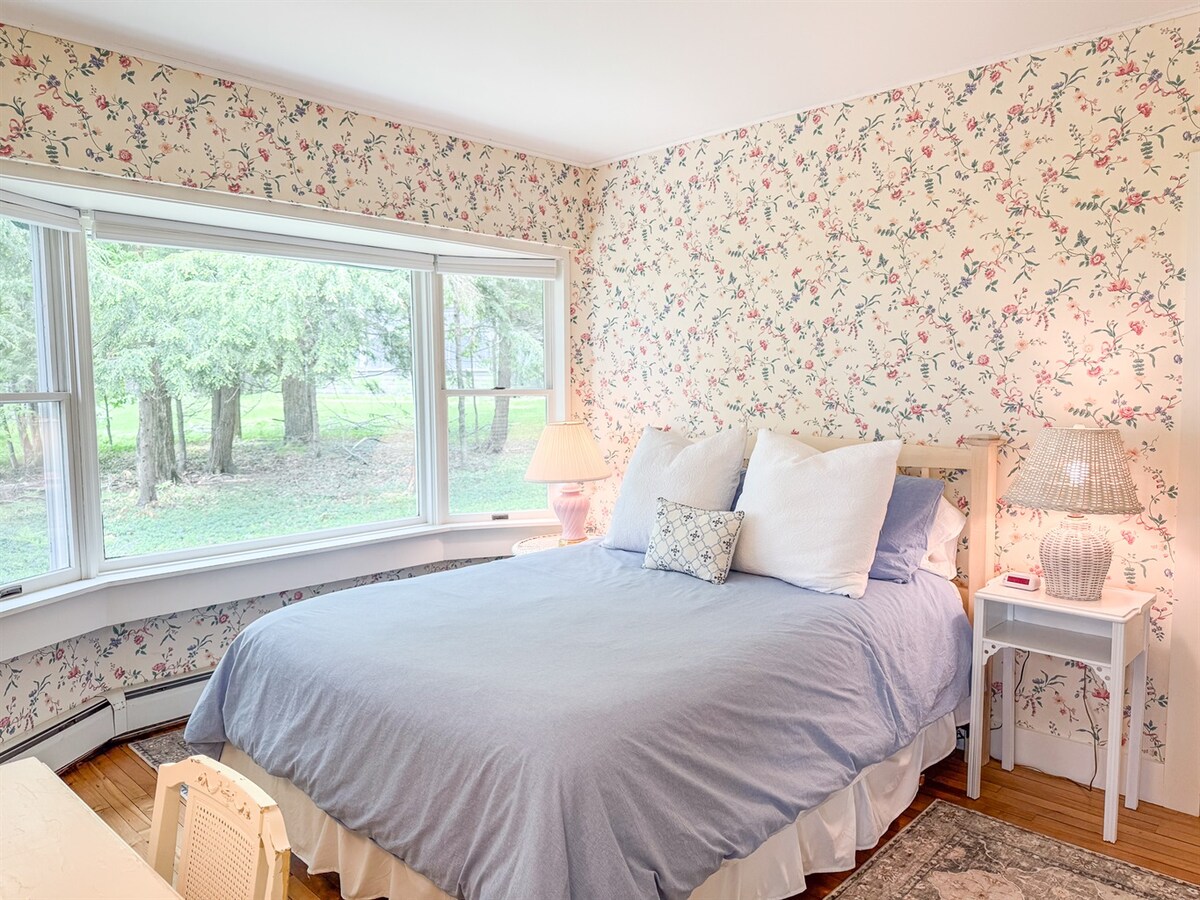 Spavaća soba za goste na prizemlju s pripadajućom kupaonicom (za goste)