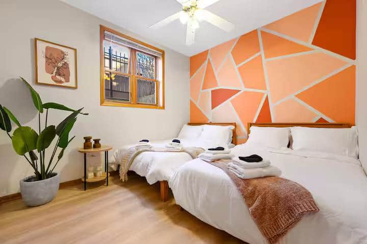 Remarque : il s'agit également d'un lit double, mais cette photo provient d'un autre logement dans le même immeuble.