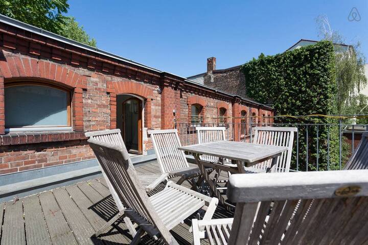 Horse Stable Hayloft gallery image 5