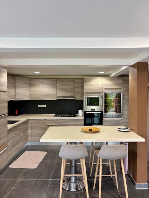 Villa Villanoé, Sea View, Pool and Beach 3 minutes away