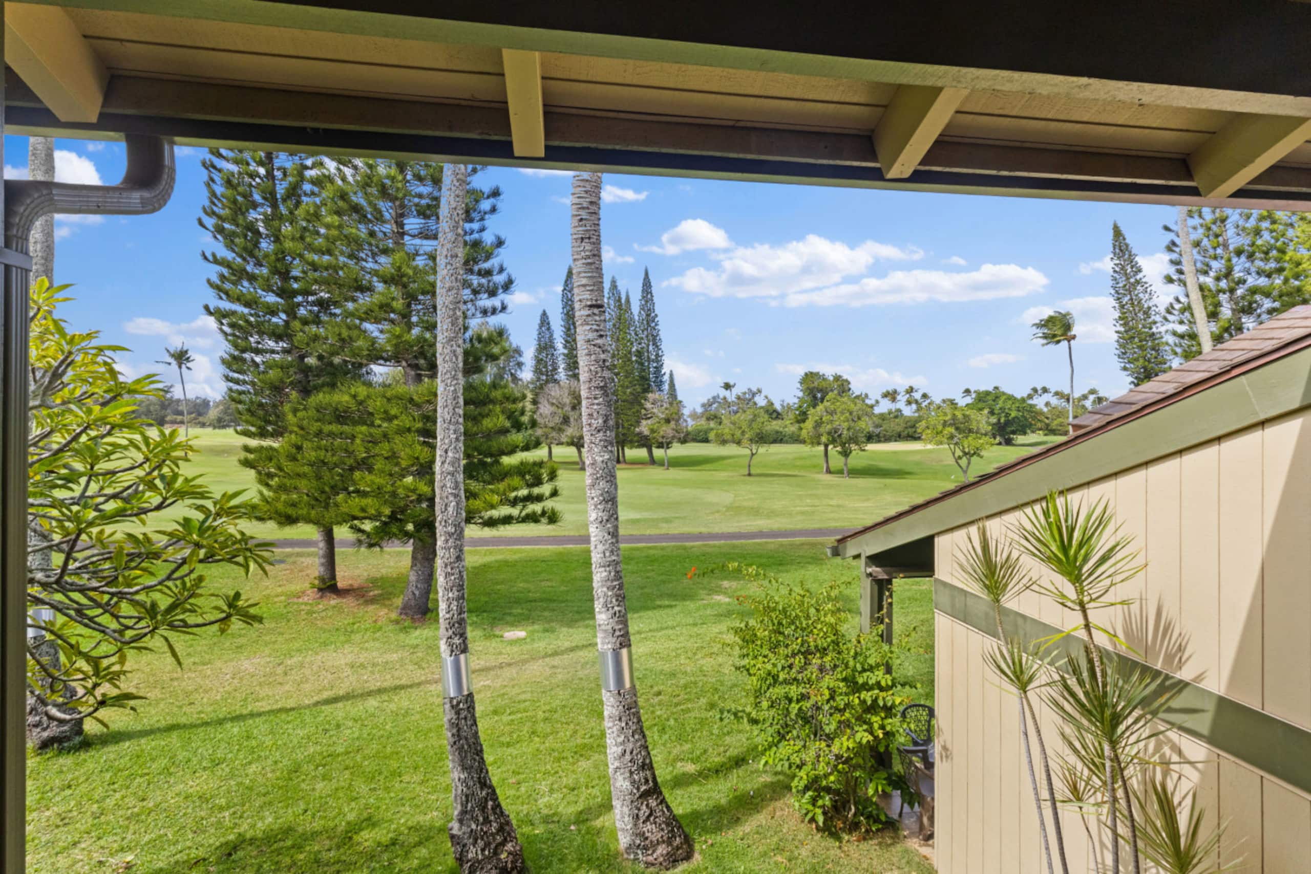 Townhouse in Kawela Bay · ★4.98 · 2 bedrooms · 5 beds · 2.5 baths - Image 34
