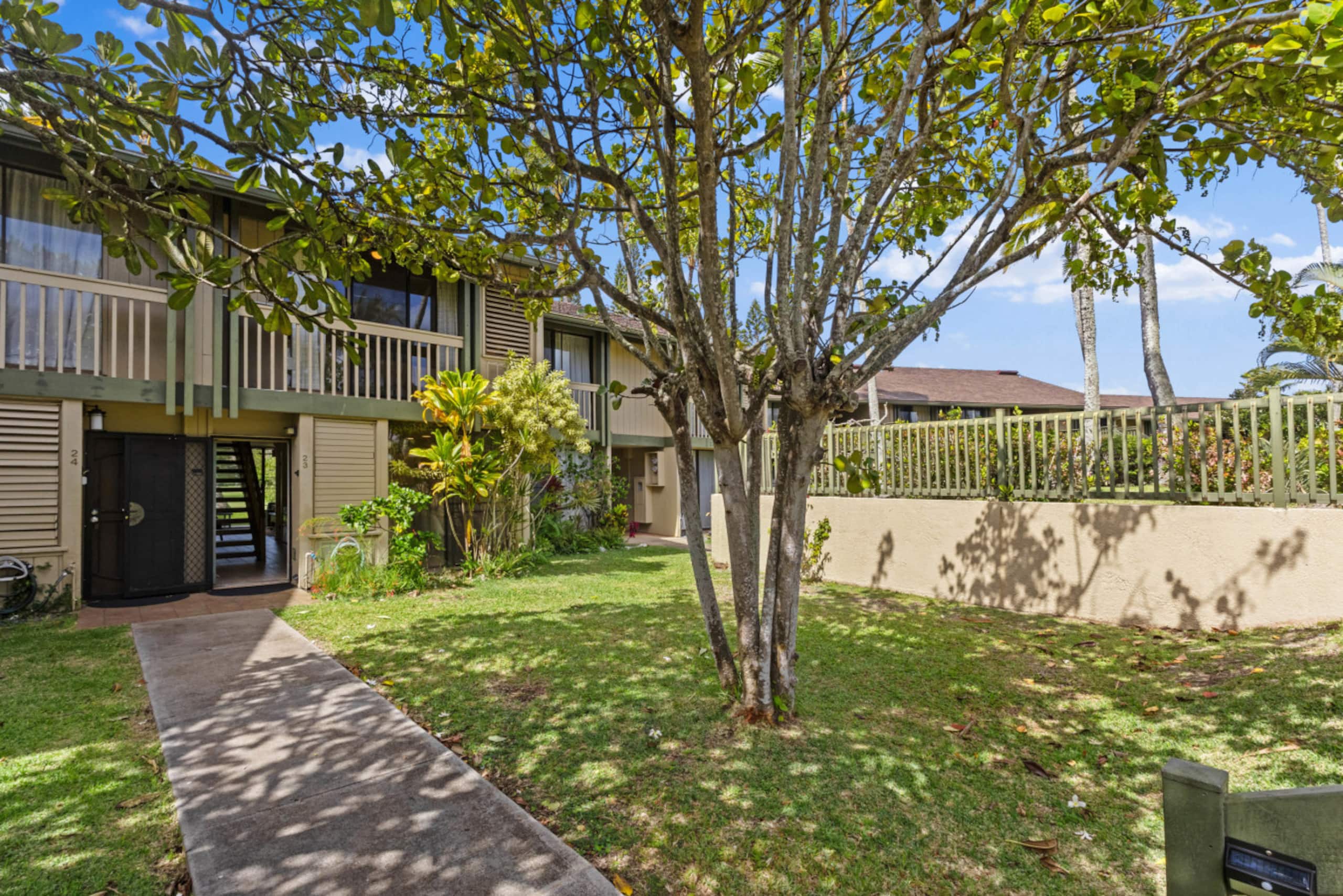 Townhouse in Kawela Bay · ★4.98 · 2 bedrooms · 5 beds · 2.5 baths - Image 24