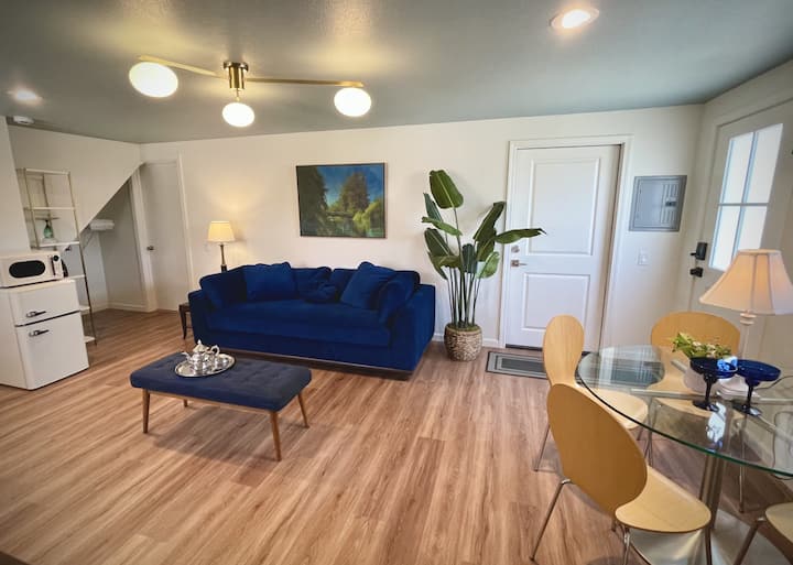 Walk To Stadium & Shops. Remodeled. Free Parking. - ユージーン, OR