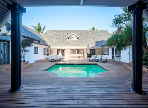 Beach house w/ pool & beach access