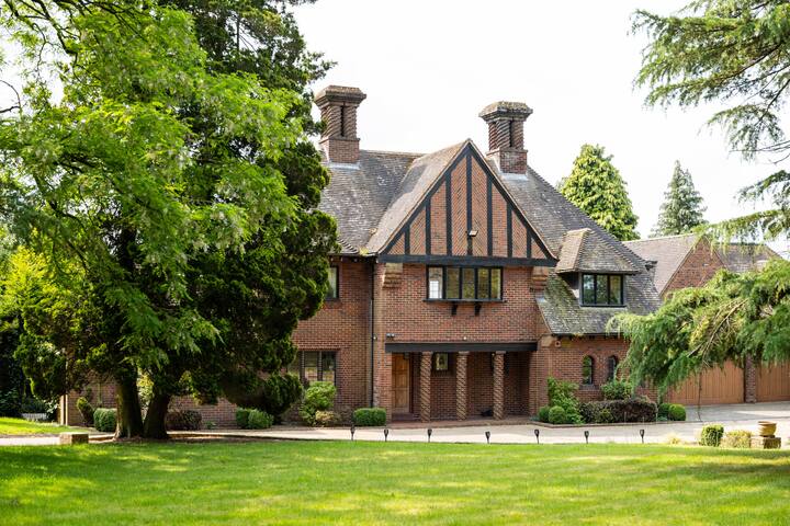 Affluxi Ltd managed Airbnb listing 3