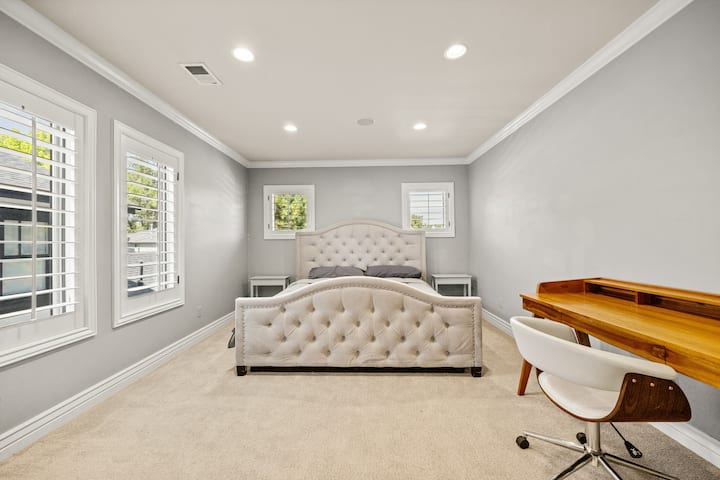 Secondary King Suite