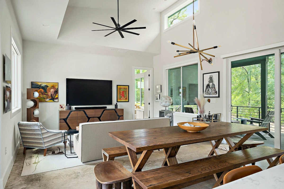 Stylish East Austin Home | 2BR | BBQ | Near DT ATX
