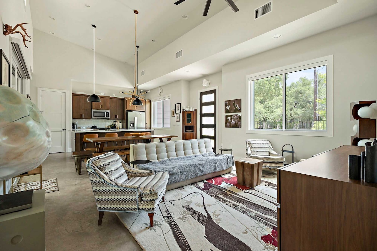 Stylish East Austin Home | 2BR | BBQ | Near DT ATX