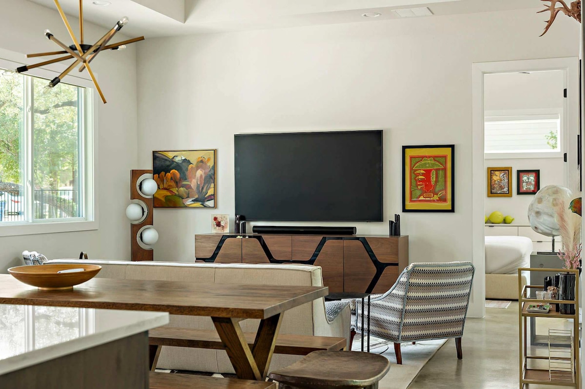 Stylish East Austin Home | 2BR | BBQ | Near DT ATX