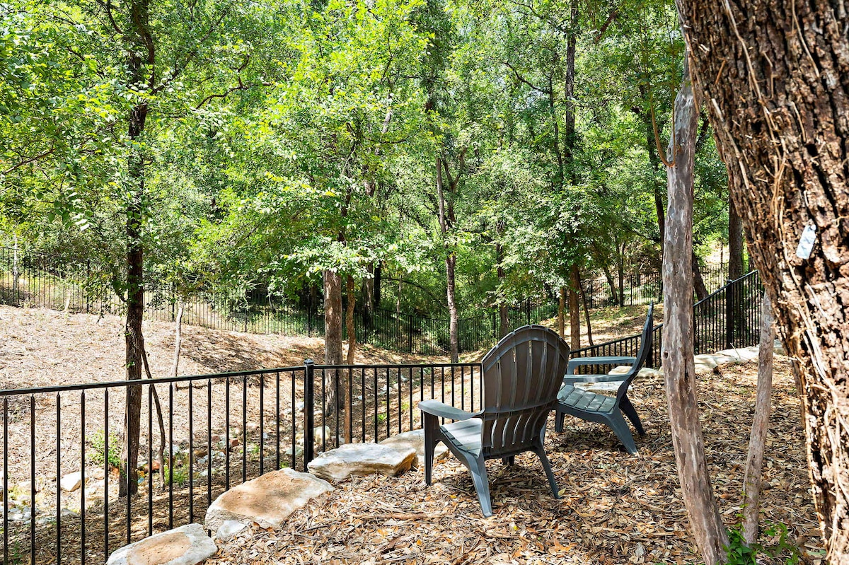 Stylish East Austin Home | 2BR | BBQ | Near DT ATX