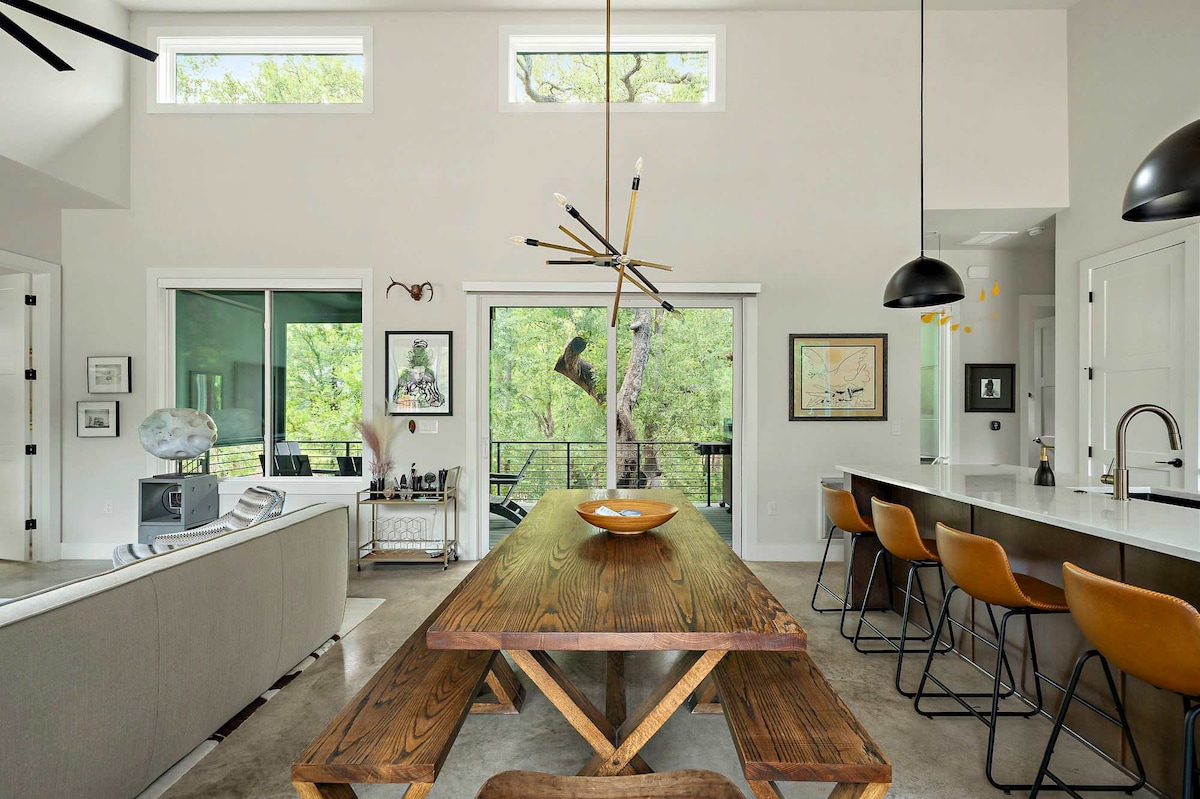 Stylish East Austin Home | 2BR | BBQ | Near DT ATX