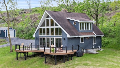 Keuka Vines: A frame home, overlooks Keuka