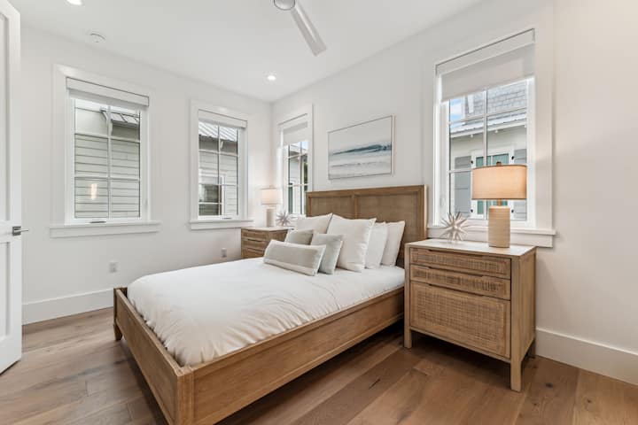 2-ci mərtəbə - Kraliça Qonaq Otağı