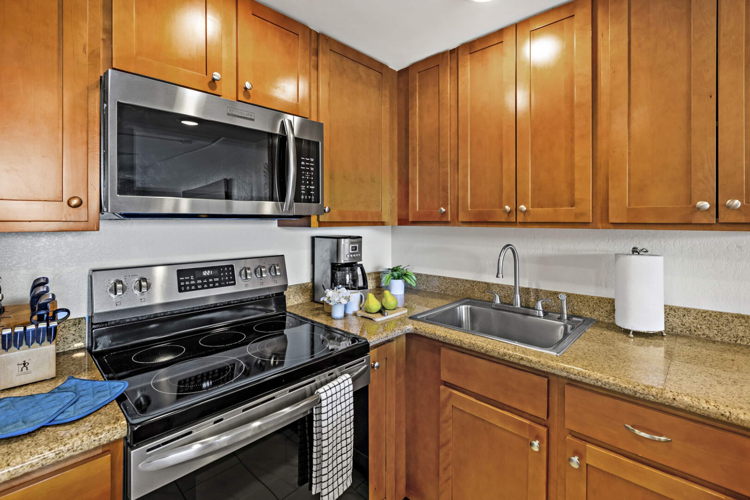 Condo in Lahaina · ★4.33 · 1 bedroom · 2 beds · 1 bath - Image 18