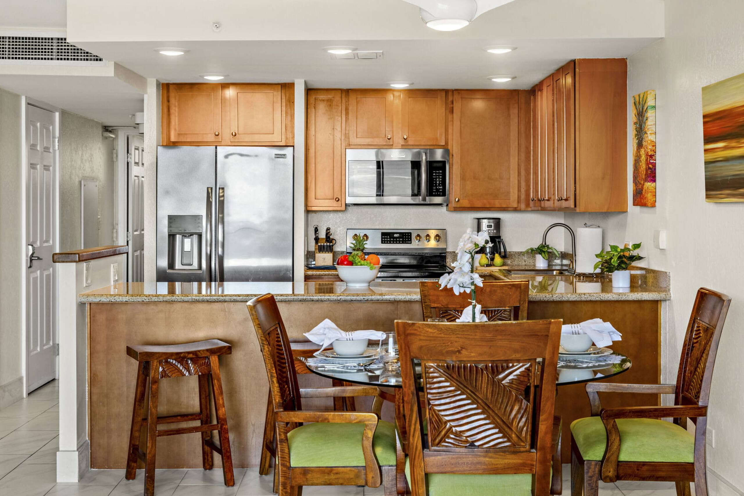 Condo in Lahaina · ★4.33 · 1 bedroom · 2 beds · 1 bath - Image 13