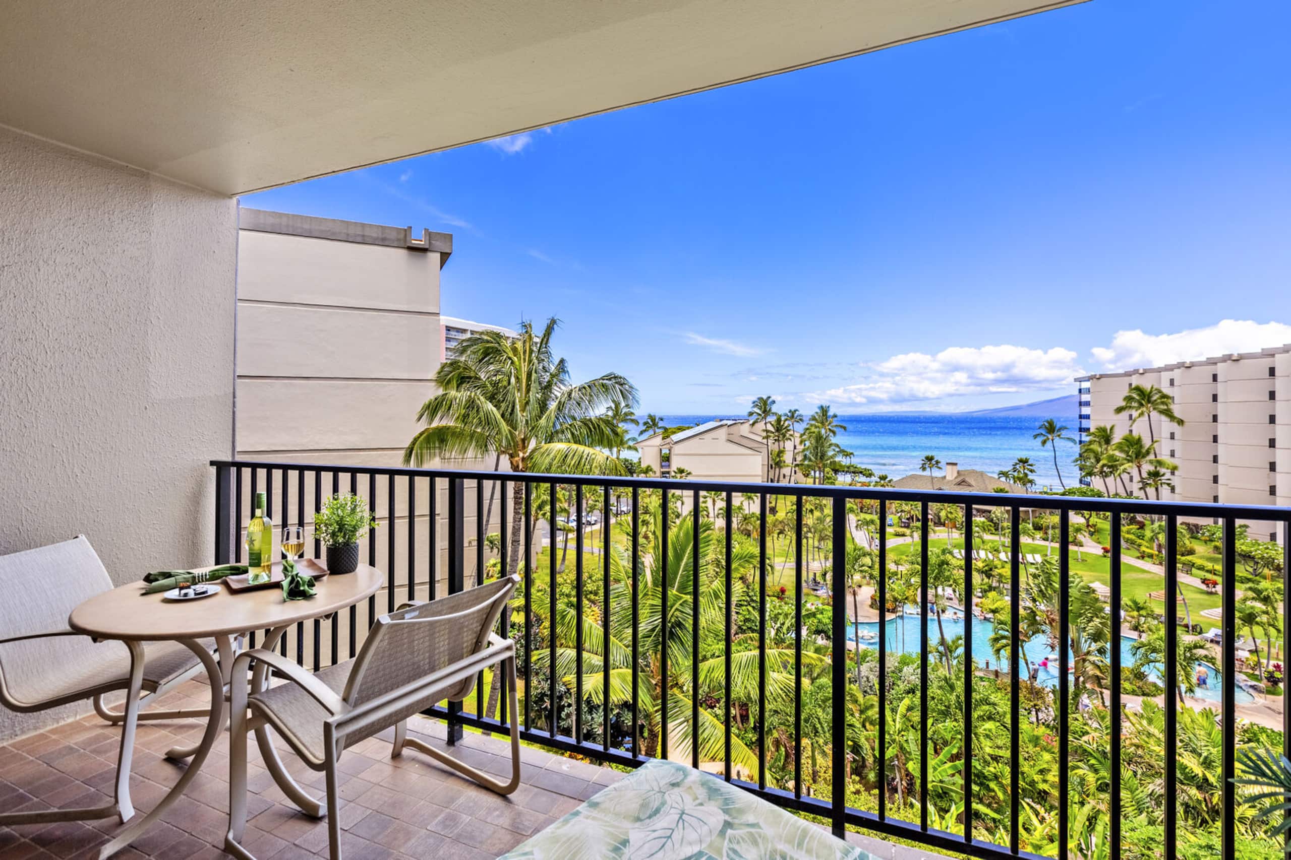 Condo in Lahaina · ★4.33 · 1 bedroom · 2 beds · 1 bath - Image 6