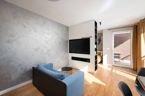 Top Airbnb: Ursus Deluxe Apartment in Ursus