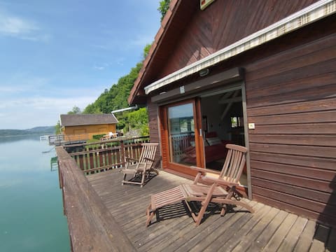 Rare small chalet on the lake, rowboat, air conditioning