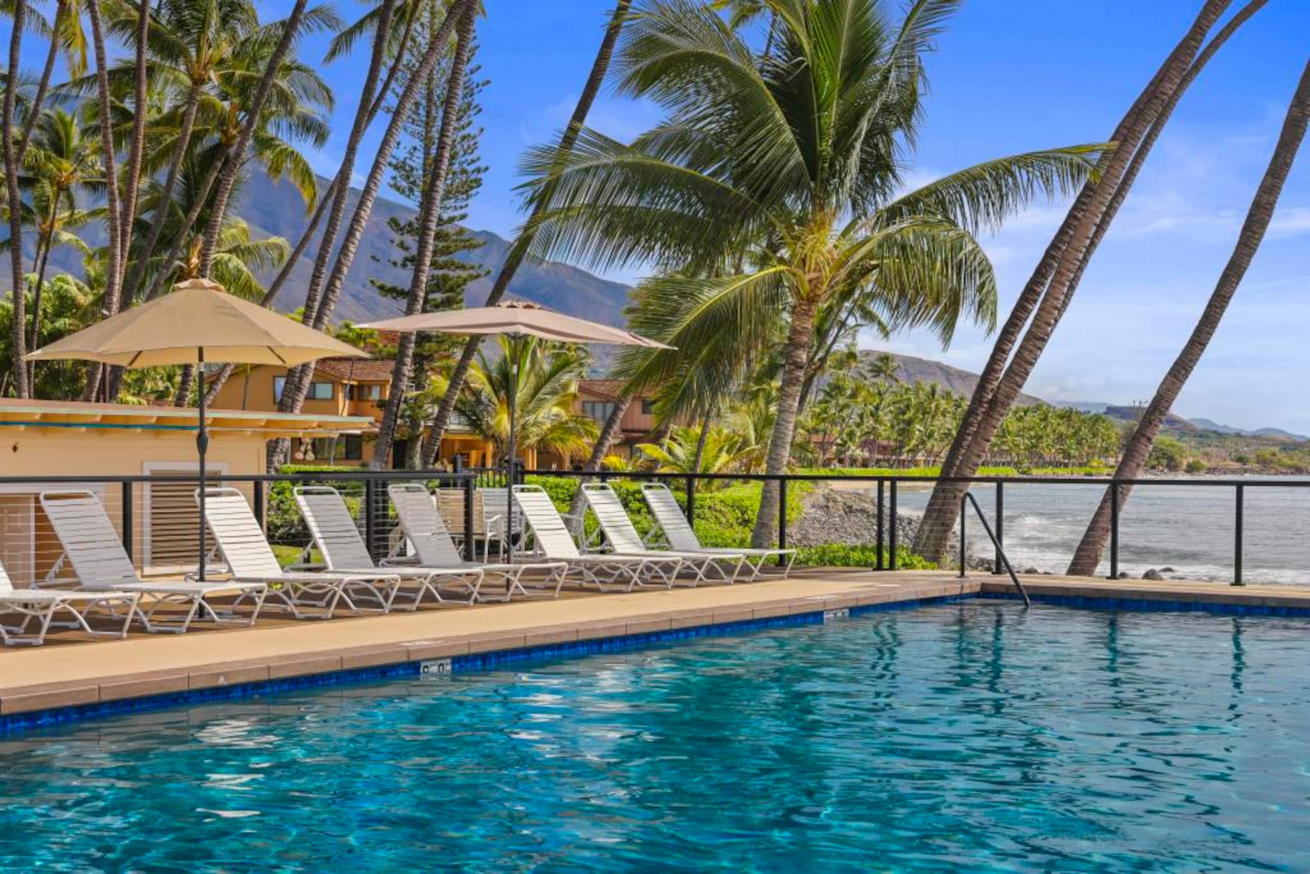Townhouse in Lahaina · ★4.2 · 1 bedroom · 1 bed · 2 baths - Image 8