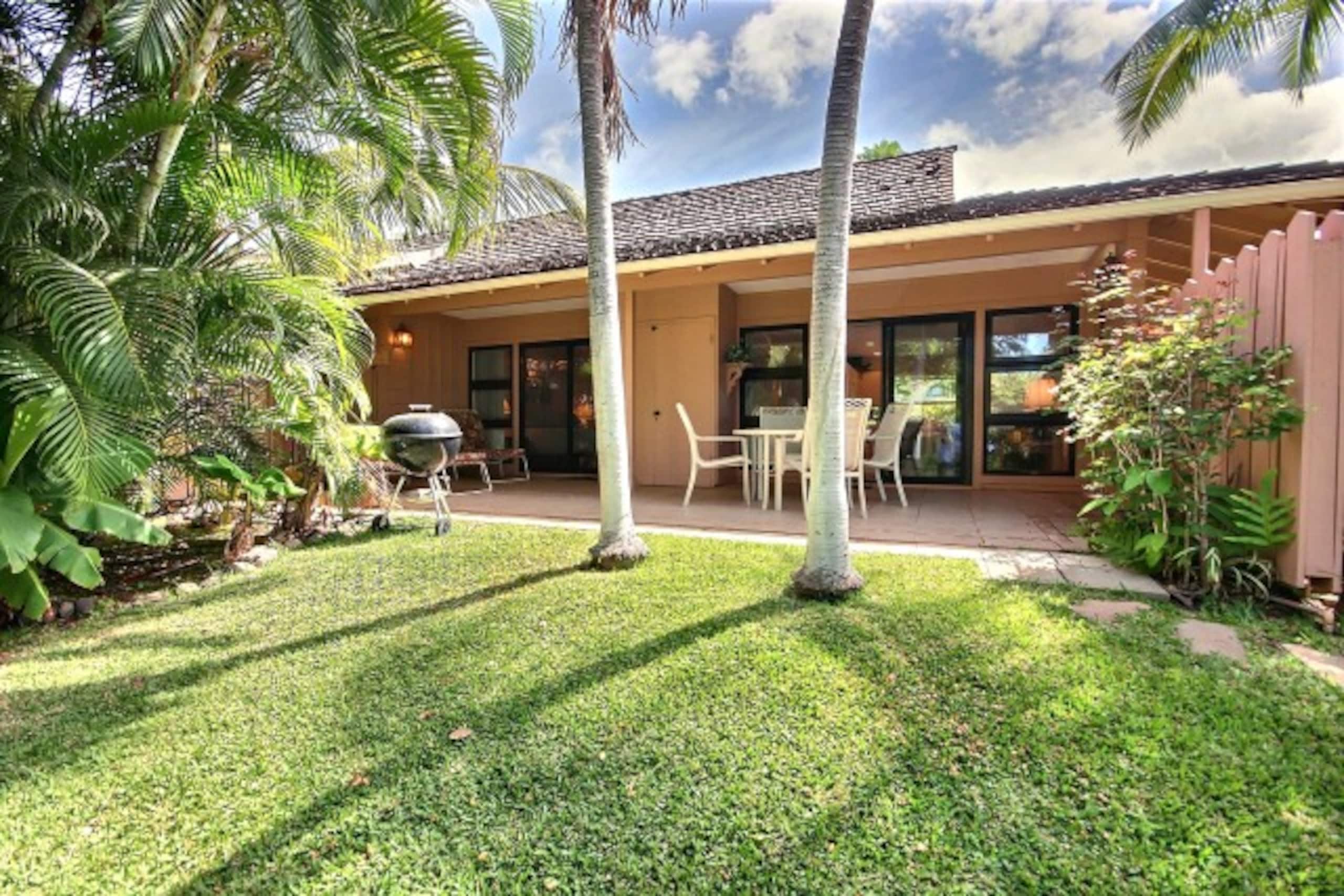 Townhouse in Lahaina · ★4.2 · 1 bedroom · 1 bed · 2 baths - Image 3