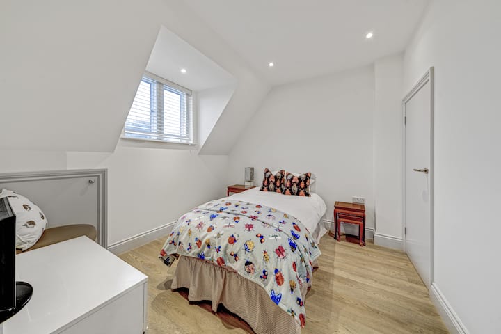 חדר שינה יחיד