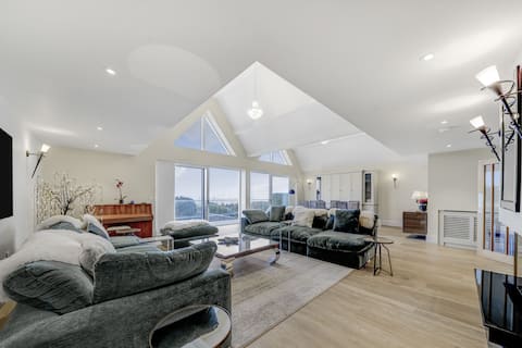 Spindrift - stunning beachfront residence