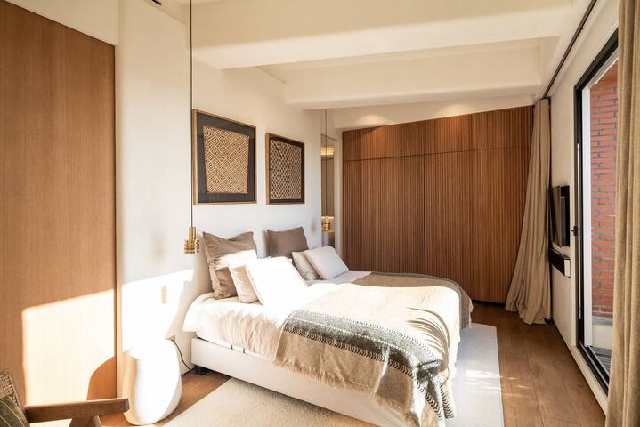 Par017 – Breathtaking penthouse in Paris