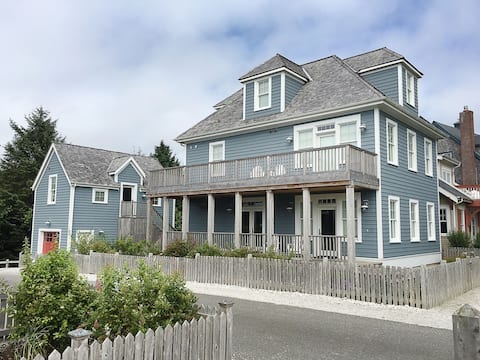 Blue Lantern Cottage: Dog-Friendly & Hot Tub